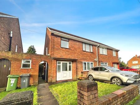 1 bedroom Maisonette for sale in Grasmere Close, Wednesfield, Wolverhampton, WV11