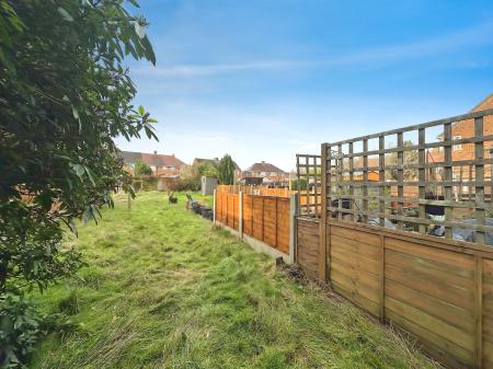 1 bedroom Maisonette for sale in Grasmere Close, Wednesfield, Wolverhampton, WV11