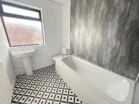 1 bedroom Maisonette for sale in Grasmere Close, Wednesfield, Wolverhampton, WV11