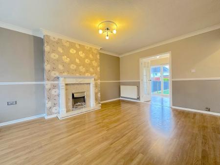 3 bedroom Semi-detached house for sale in Robin Grove, Wednesfield, Wolverhampton, WV11