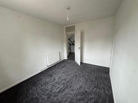 1 bedroom Flat to let in White Oak Drive, Finchfield, Wolverhampton, WV3