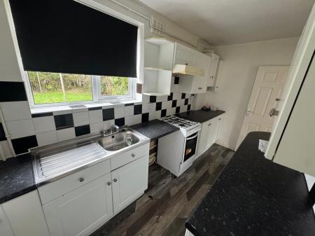 1 bedroom Flat to let in White Oak Drive, Finchfield, Wolverhampton, WV3