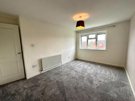3 bedroom Semi-detached house to let in Eastney Crescent, Wolverhampton, WV8