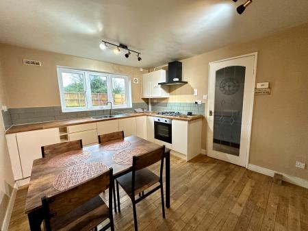 3 bedroom Semi-detached house to let in Eastney Crescent, Wolverhampton, WV8