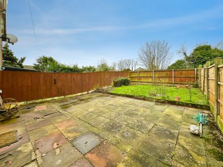 3 bedroom Semi-detached house to let in Eastney Crescent, Wolverhampton, WV8
