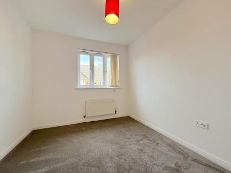 2 bedroom Flat for sale in Ardgowan Grove, Parkfields, Wolverhampton, WV4