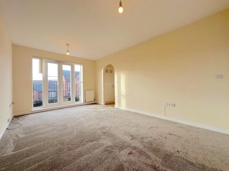 2 bedroom Flat for sale in Ardgowan Grove, Parkfields, Wolverhampton, WV4