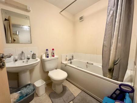 2 bedroom Apartment for sale in Gomer Street, Willenhall, Wolverhampton, WV13