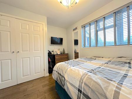 1 bedroom Flat for sale in Melrose Drive, Perton, Wolverhampton, WV6