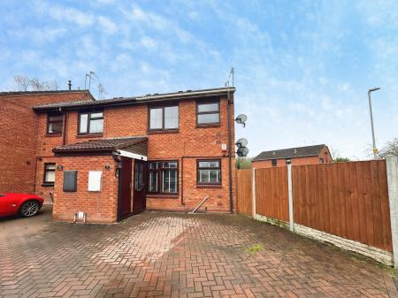 1 bedroom Flat for sale in Melrose Drive, Perton, Wolverhampton, WV6
