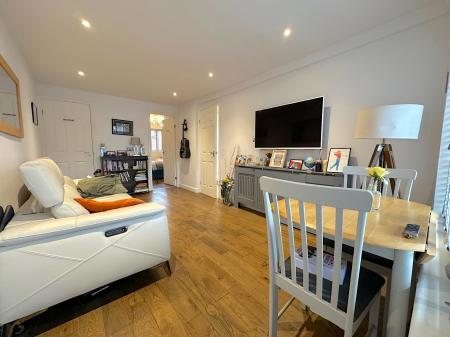 1 bedroom Flat for sale in Melrose Drive, Perton, Wolverhampton, WV6