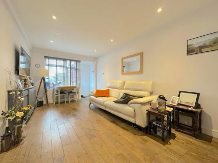 1 bedroom Flat for sale in Melrose Drive, Perton, Wolverhampton, WV6