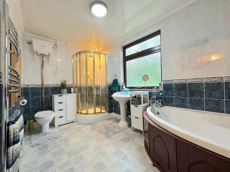 3 bedroom Detached house for sale in Stringes Lane, Willenhall, Wolverhampton, WV13