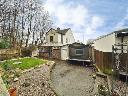 3 bedroom Detached house for sale in Stringes Lane, Willenhall, Wolverhampton, WV13