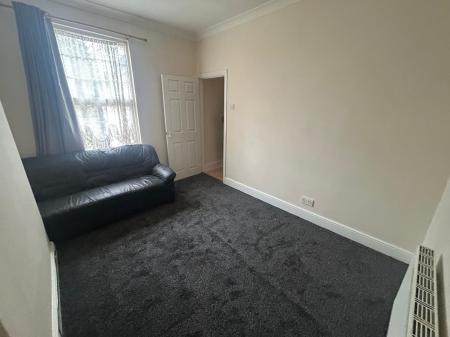 2 bedroom Flat to let in Haden Hill, Wolverhampton, WV3