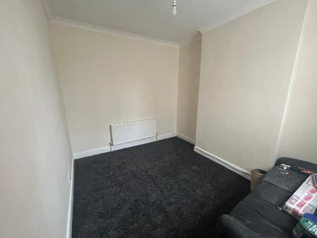 2 bedroom Flat to let in Haden Hill, Wolverhampton, WV3