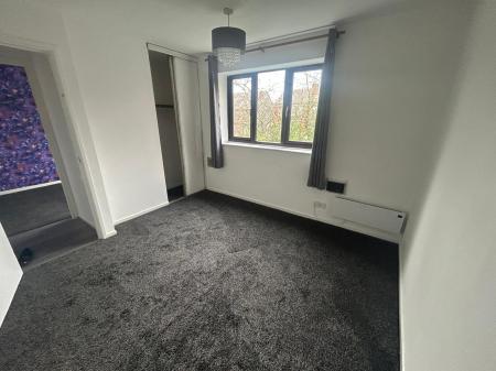 2 bedroom Flat to let in Parkfield Road, Wolverhampton, WV4