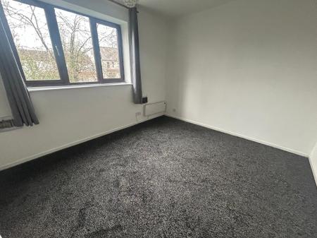 2 bedroom Flat to let in Parkfield Road, Wolverhampton, WV4