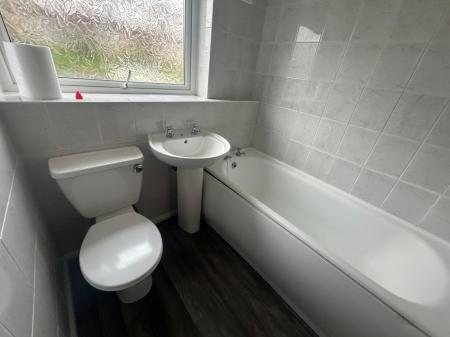 2 bedroom Apartment to let in High Meadows, Wolverhampton, WV6