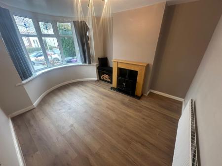 3 bedroom Semi-detached house to let in Beechwood Avenue, Wednesfield, WV11