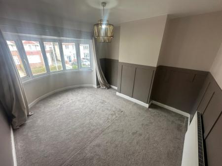 3 bedroom Semi-detached house to let in Beechwood Avenue, Wednesfield, WV11