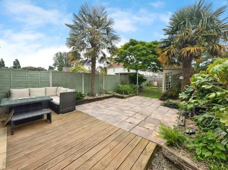 3 bedroom Semi-detached house to let in Beechwood Avenue, Wednesfield, WV11