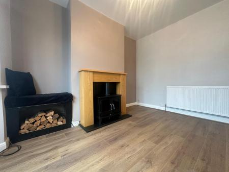 3 bedroom Semi-detached house to let in Beechwood Avenue, Wednesfield, WV11