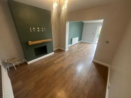 3 bedroom Semi-detached house to let in Beechwood Avenue, Wednesfield, WV11