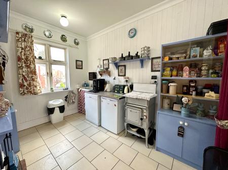 2 bedroom Detached house for sale in High Street, Brierley Hill, Dudley, DY5