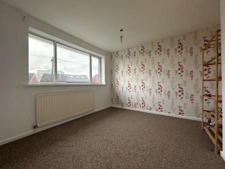3 bedroom Semi-detached house to let in Grafton Drive, Willenhall, WV13