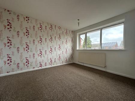 3 bedroom Semi-detached house to let in Grafton Drive, Willenhall, WV13
