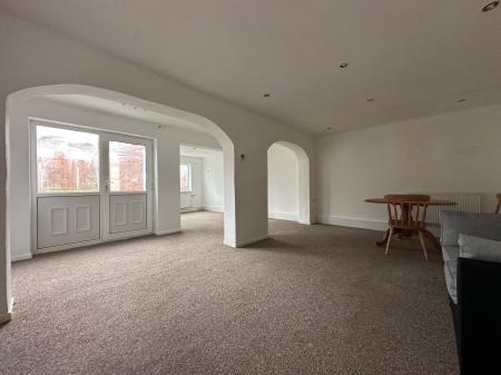 3 bedroom Semi-detached house to let in Grafton Drive, Willenhall, WV13