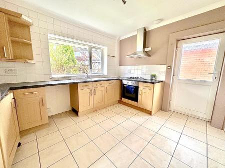 2 bedroom Bungalow to let in Ward Street, Bilston, WV14