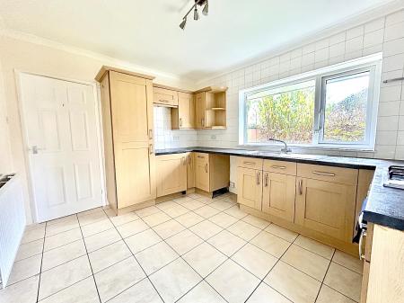 2 bedroom Bungalow to let in Ward Street, Bilston, WV14
