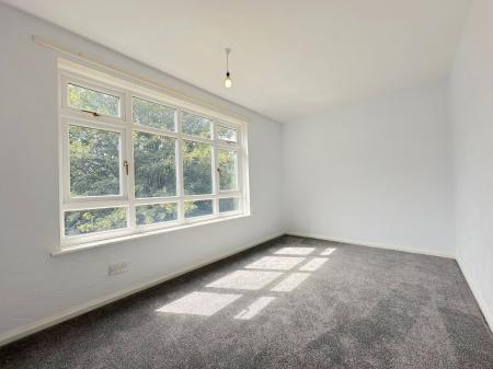 2 bedroom Duplex to let in Aldersley Road, Wolverhampton, WV6