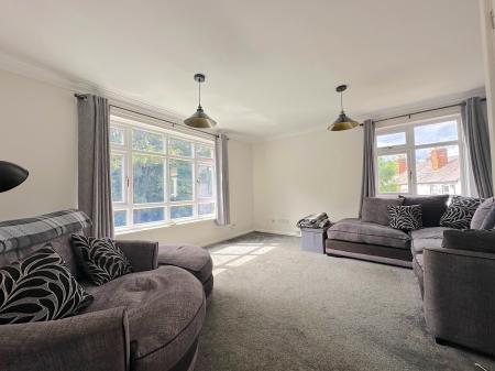 2 bedroom Duplex to let in Aldersley Road, Wolverhampton, WV6