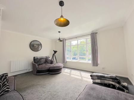 2 bedroom Duplex to let in Aldersley Road, Wolverhampton, WV6