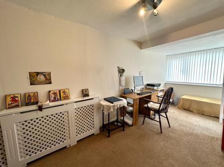 3 bedroom Semi-detached house for sale in Shackleton Drive, Perton, Wolverhampton, WV6