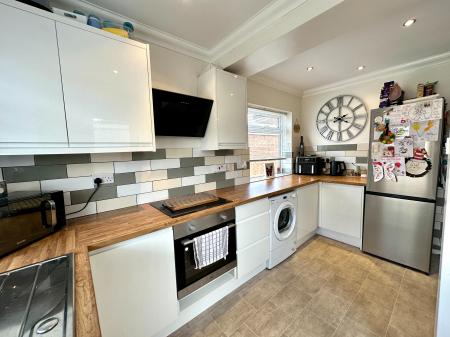 2 bedroom Semi-detached house for sale in Westport Crescent, Wednesfield, Wolverhampton, WV11