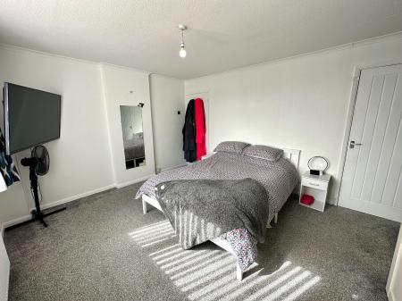 2 bedroom Semi-detached house for sale in Westport Crescent, Wednesfield, Wolverhampton, WV11