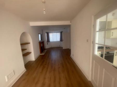 2 bedroom Semi-detached house to let in Carlton Avenue, Wednesfield, Wolverhampton, WV11