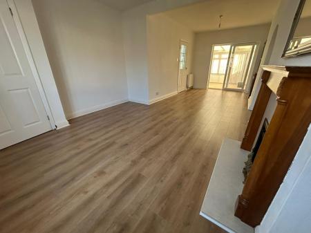 2 bedroom Semi-detached house to let in Carlton Avenue, Wednesfield, Wolverhampton, WV11