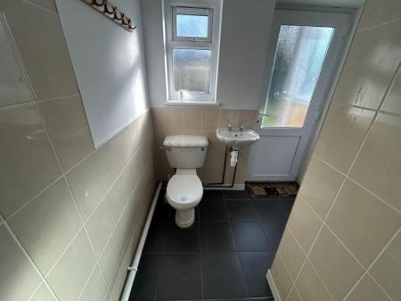 2 bedroom Semi-detached house to let in Carlton Avenue, Wednesfield, Wolverhampton, WV11