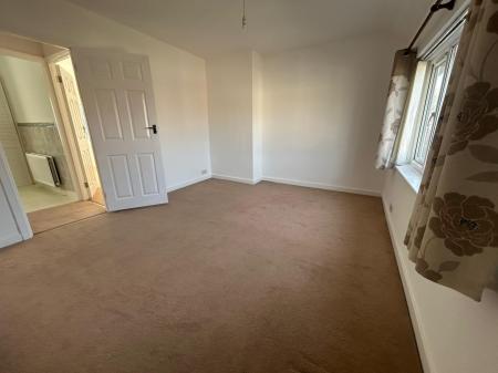 2 bedroom Semi-detached house to let in Carlton Avenue, Wednesfield, Wolverhampton, WV11