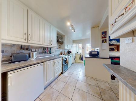 4 bedroom Semi-detached house for sale in Deyncourt Road, Fallings Park, Wolverhampton, WV10