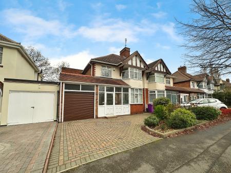 Deyncourt Road, Fallings Park, Wolverhampton, WV10