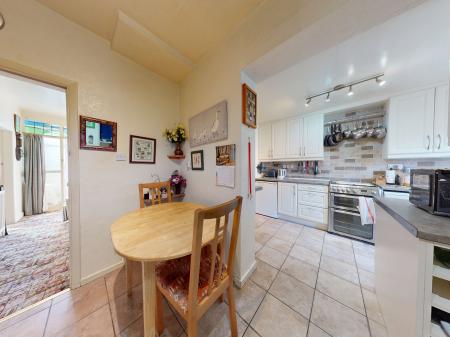 4 bedroom Semi-detached house for sale in Deyncourt Road, Fallings Park, Wolverhampton, WV10