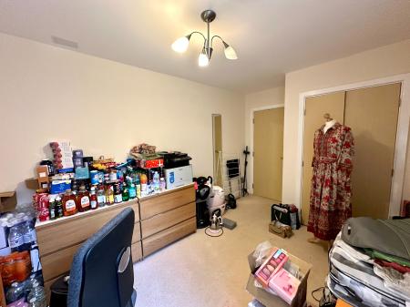 2 bedroom Apartment for sale in Castlecroft Road, Castlecroft, Wolverhampton, WV3