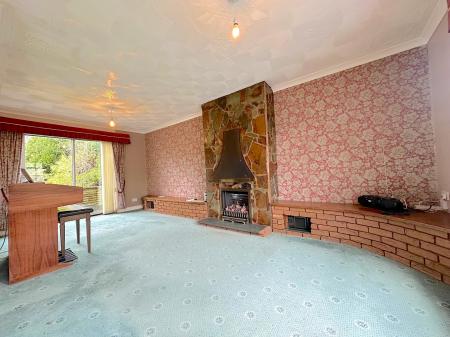 3 bedroom Semi-detached house for sale in Hollybank Avenue, Essington, Wolverhampton, WV11