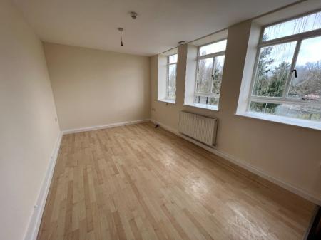 1 bedroom Flat to let in High Street, Wednesfield, Wolverhampton, WV11